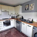 New - Modern Home From Home, 3 Bedrooms, 2.5 Bath